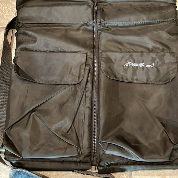 Eddie Bauer Portable Infant Travel Bed with Shoulder Strap - Picture 2 of 7